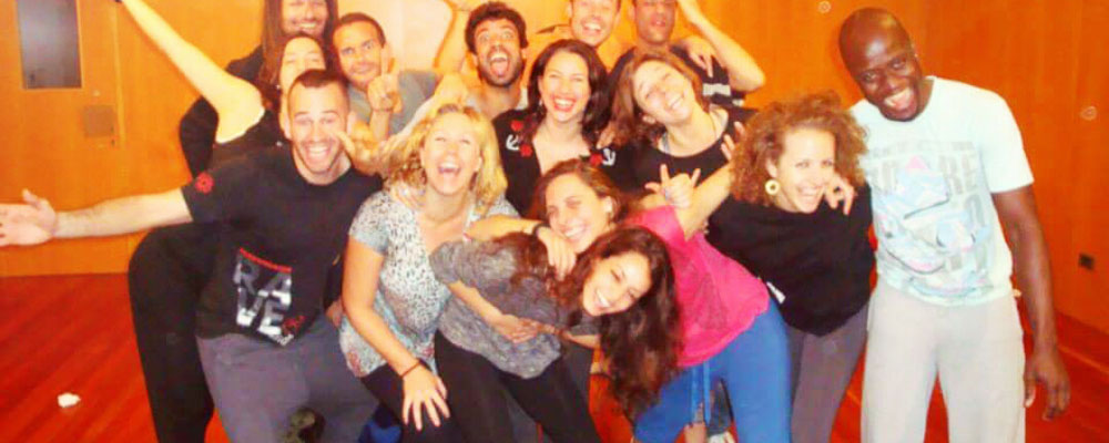 Taller de Risoterapia en inglés para el grupo de teatro Mayumaná.